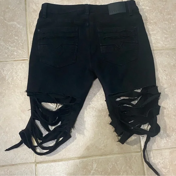 ❗️ LAST CHANCE Mid Rise Distressed Jean Shorts - Picture 5 of 10